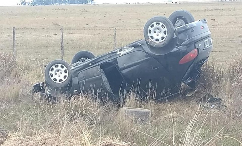 Vuelco y susto en camino a Blanca Grande